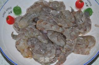 蒜黄炒虾球的做法步骤：2