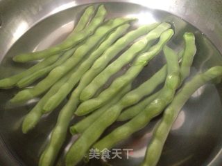 虾酱焖豆角的做法步骤：2