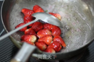自制草莓酱的做法步骤：1