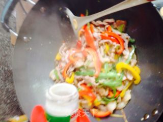 红黄青椒肉丝的做法步骤：11