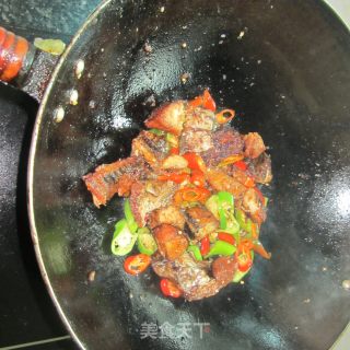 甜酒烧腊鱼的做法步骤：5