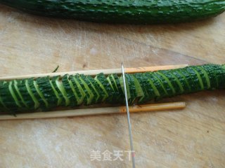 卧龙黄瓜的做法步骤：3