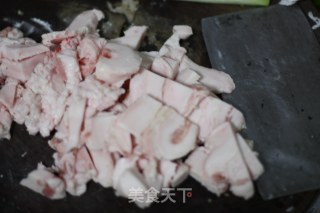土法熬制猪油的做法步骤：1