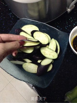 酸甜茄盒的做法步骤：1