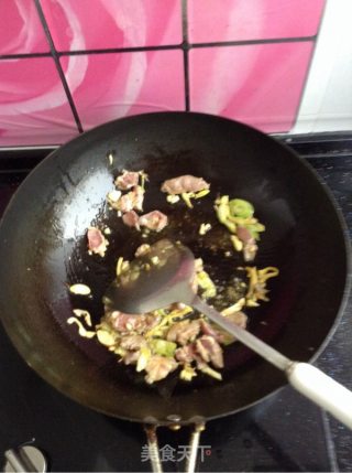 香菇炒肉的做法步骤：6