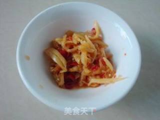 酸子姜拌青笋的做法步骤：4