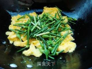 韭苔炒鸡蛋的做法步骤：4