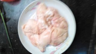 麻辣肥肠煲的做法步骤：1