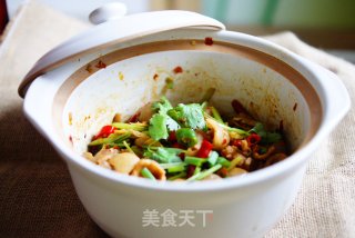 麻辣肥肠煲的做法步骤：9