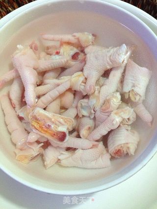 小炒鸡爪的做法步骤：3