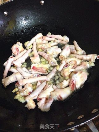 小炒鸡爪的做法步骤：5