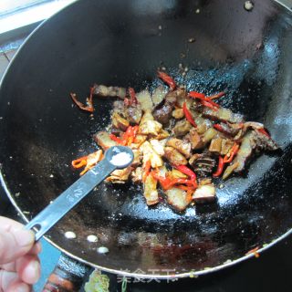 尖椒腊鸡腊肉的做法步骤：6