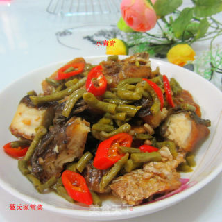 酸豆角炒腊鱼的做法步骤：8