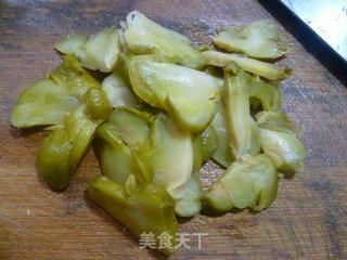 榨菜炒蚕豆的做法步骤：4