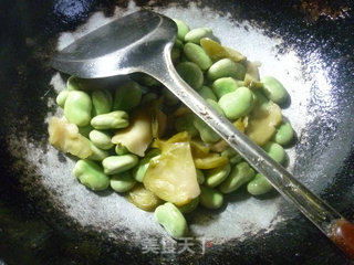榨菜炒蚕豆的做法步骤：11