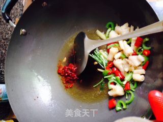 泡椒凤爪炒魔芋豆腐的做法步骤：8
