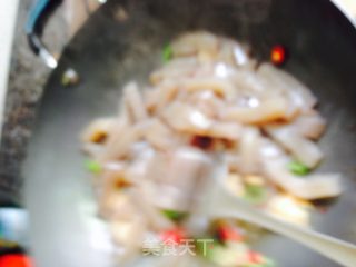 泡椒凤爪炒魔芋豆腐的做法步骤：9