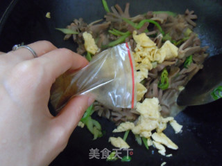食物多元化---蛋炒鸭胗的做法步骤：13