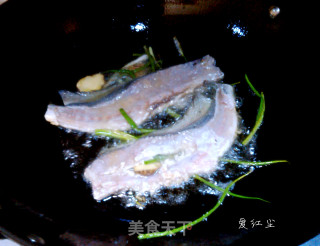 黄鱼煨面的做法步骤：3