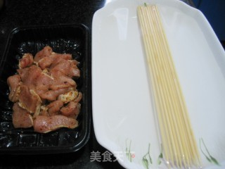 孜然烤肉串的做法步骤：1