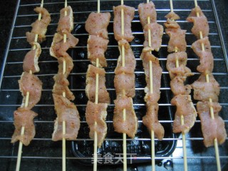 孜然烤肉串的做法步骤：2