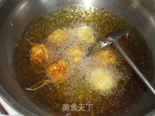 炸土豆丝球的做法步骤：6
