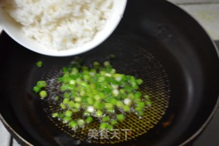 虾仁炒饭的做法步骤：5