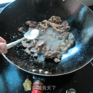 咸豆角炒鸭杂的做法步骤：5