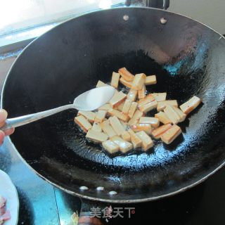 尖椒蒜片肉的做法步骤：3