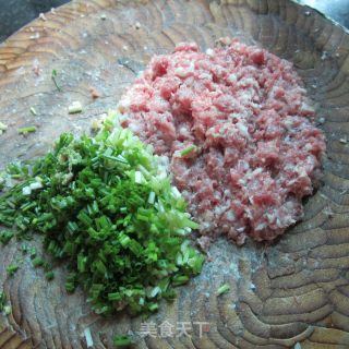 煎红萝卜酿肉的做法步骤：2