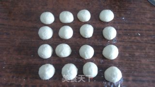 中种椰香豆沙排包的做法步骤：9