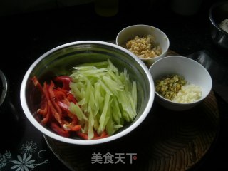 鱼香肉丝的做法步骤：3