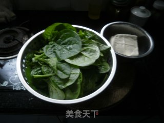 木耳菜煮豆腐的做法步骤：1
