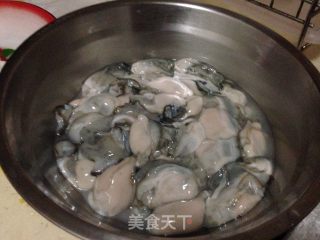 舌尖上的中国2---蚝烙的做法步骤：1