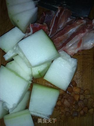 冬瓜汤的做法步骤：1
