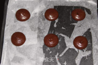 奶酪夹心巧克力派——可爱黑白配，简约又经典的做法步骤：7