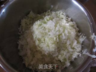 韭菜猪肉蘑菇饺的做法步骤：3