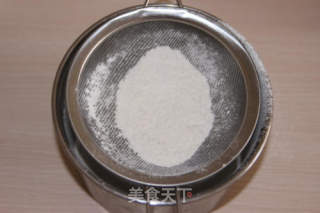 低脂香蕉松糕——低脂中的典范，随心享用不怕胖胖！的做法步骤：1