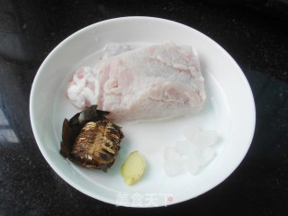 罗汉果冰糖瘦肉汤的做法步骤：1