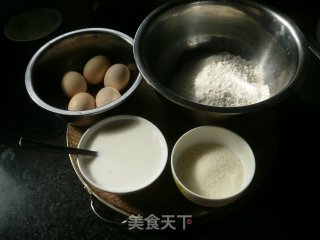 草莓生日蛋糕的做法步骤：1