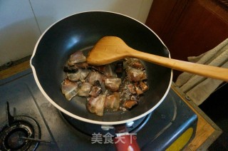 茶树菇炒腊肉的做法步骤：2