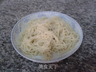 番茄鲜虾拌面的做法步骤：3