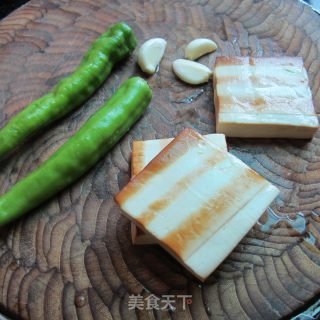 煎炒豆腐丁的做法步骤：1