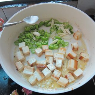 煎炒豆腐丁的做法步骤：5