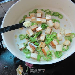 煎炒豆腐丁的做法步骤：8