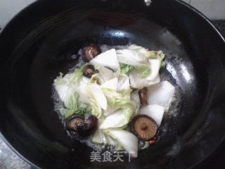 香菇煨白菜的做法步骤：5