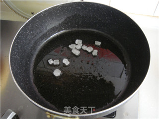 榛蘑炖鸡腿的做法步骤：4