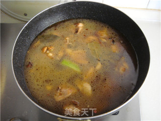榛蘑炖鸡腿的做法步骤：12