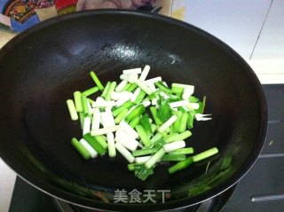 豆腐干炒蒜苗的做法步骤：5