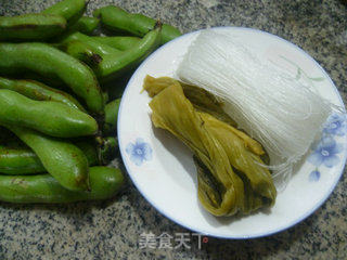 蚕豆酸菜粉丝汤的做法步骤：1